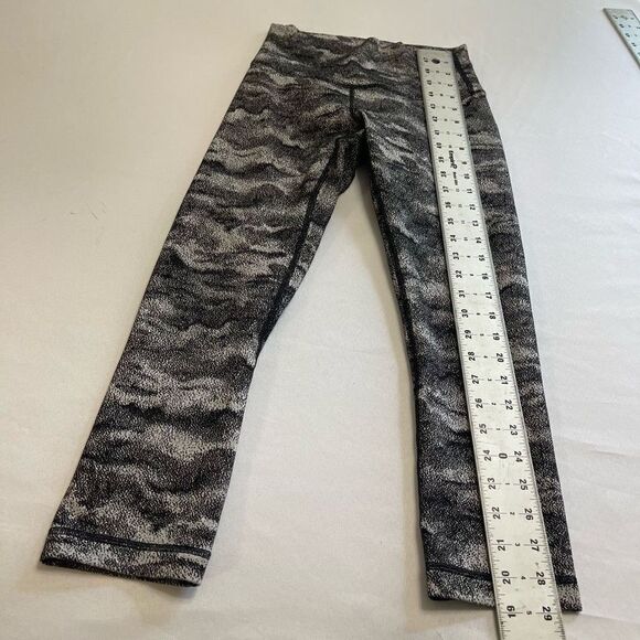Lululemon Black Grey Wunder Under Leggings Size 4 - Picture 6 of 9